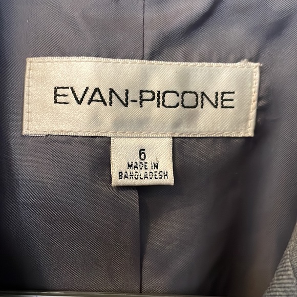 Evan Picone Women’s Grey Blazer - Picture 2 of 3